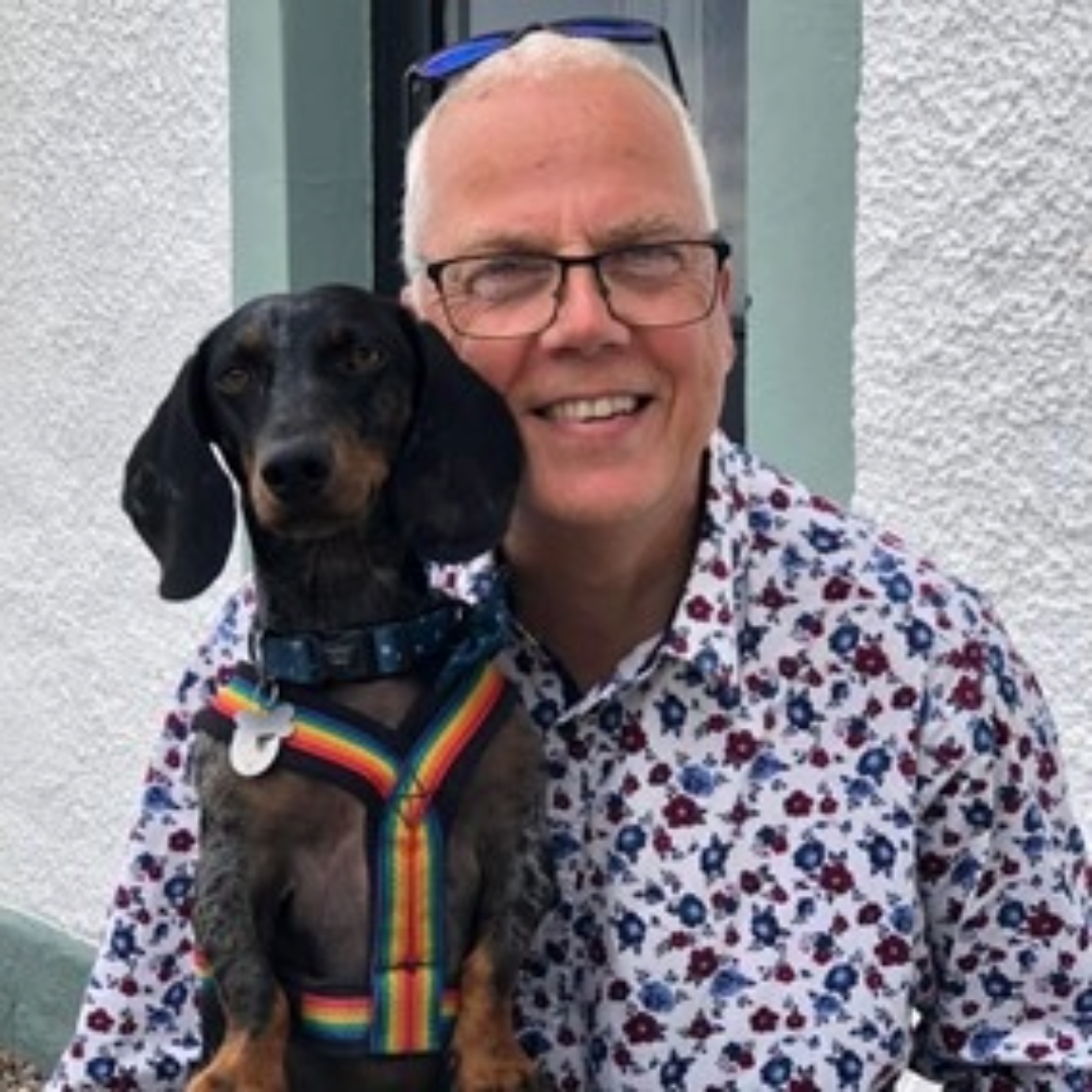 Photo of Tom van Vuren with his dog